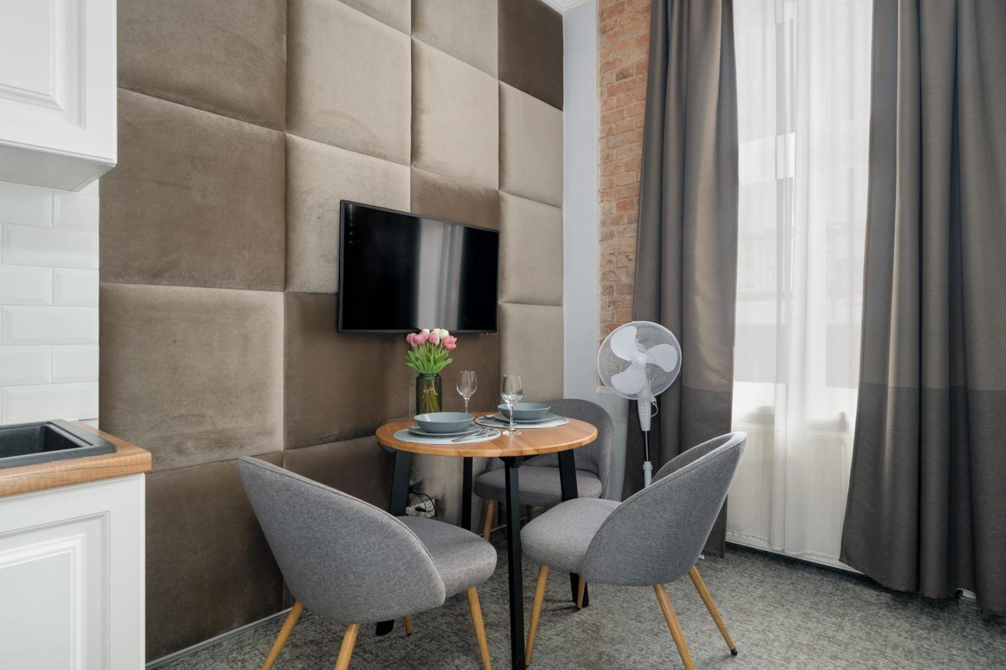 Przytulne Studia Very Berry W Poznaniu Blisko Parku By Noclegi Renters Exterior photo